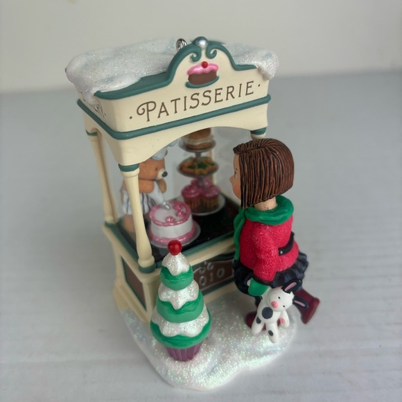 Hallmark/Members Exclusive/Christmas Window Series/Bakery - Picture 1 of 8